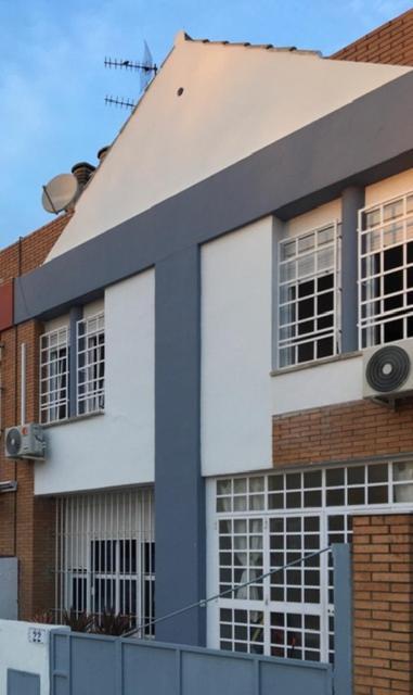 Casa Soleada En Calle Tranquila Севилья Экстерьер фото