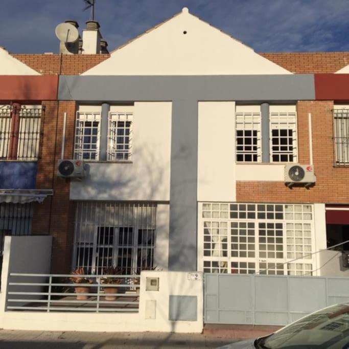 Casa Soleada En Calle Tranquila Севилья Экстерьер фото